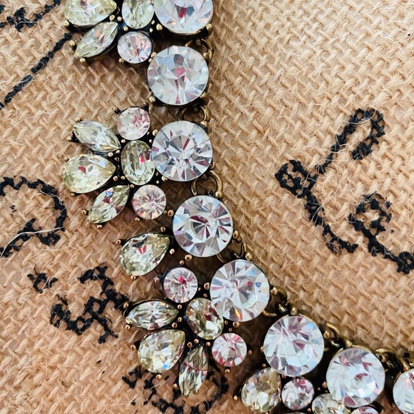 Geourgeous & Elegant Shiny Rhinestone Necklace - Picture 3 of 6